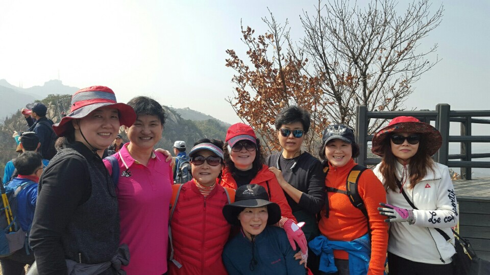 원원중국외교부서기, 한중협회회원들과 함께 등반